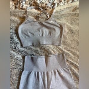 Classic Seamless Oner Active set in light grey